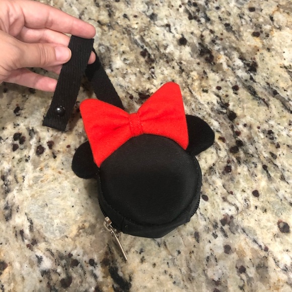 ☘️$5 NWOT Disney Baby Minnie Mouse Pacifier Case - Picture 3 of 4
